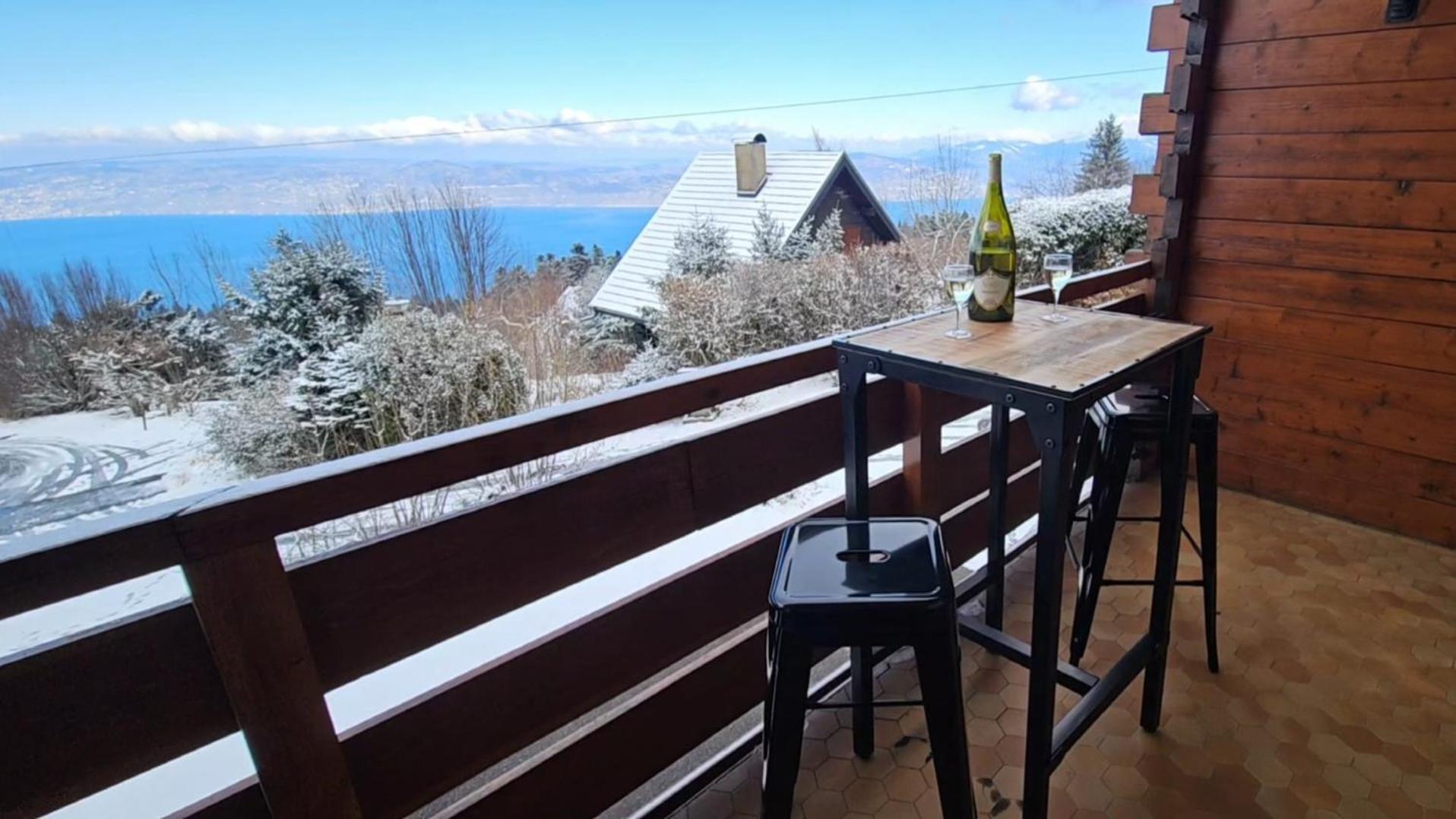 Chalet Les Alpages Vue Panoramique Sur Le Lac Leman Thollon-les-Memises Exteriör bild